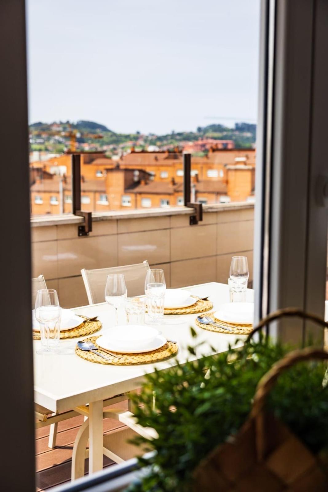 Ferienwohnung Lujoso Atico Entre 2 Playas Con Garaje, Terraza, Vistas Y Wifi Gijón Exterior foto